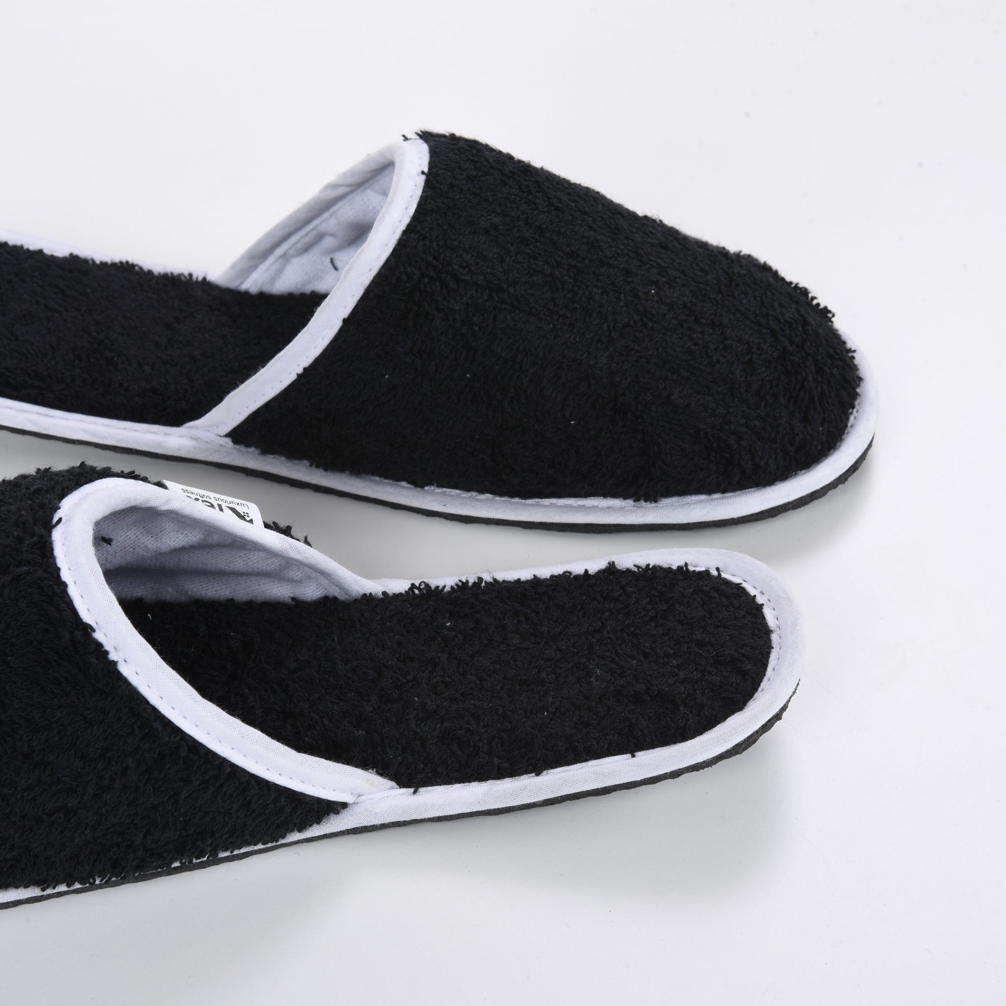 Cardinal Black Towel Shoe